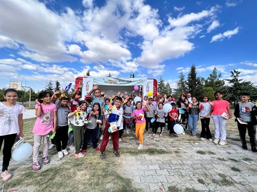 Mutluluk Kervanı ile 9 Köyde 2012 Çocuğa Ulaşıldı 